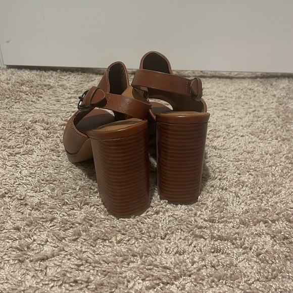 Coach leather heels size 10 - Picture 3 of 4